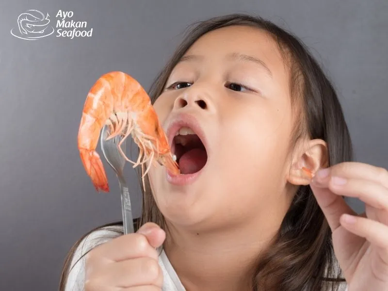 Cara Mengenalkan Makan Seafood pada Anak